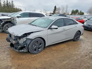 Hyundai Elantra SEL 2.0L 4 2023