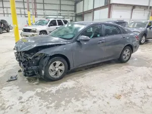 Hyundai Elantra SE 2.0L 4 2025