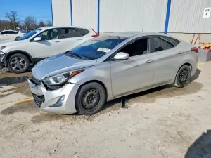 Hyundai Elantra SE 1.8L 4 2016
