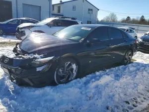 Hyundai Elantra 2.0L 4 2025