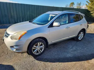 Nissan Rogue S 2.5L 4 2013