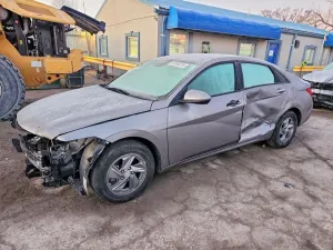 Hyundai Elantra SE 2.0L 4 2024