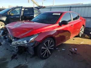 Nissan Altima SR 2.5L 4 2021