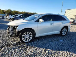 Toyota Venza LE 2.7L 4 2013