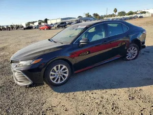 Toyota Camry LE 2.5L 4 2022