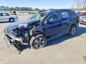 Toyota Rav4 XLE 2.5L 4 2019