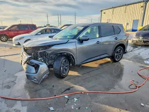 Nissan Rogue SV 1.5L 3 2024