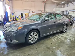 Toyota Avalon BASE 3.5L 6 2011