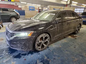 Volkswagen Passat R-LINE 2.0L 4 2021