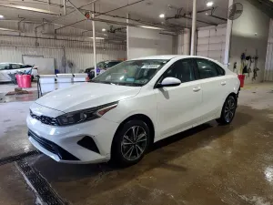 Kia Cerato / Forte / K3 LX 2 L 4 2024