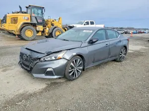 Nissan Altima SR 2.5L 4 2020