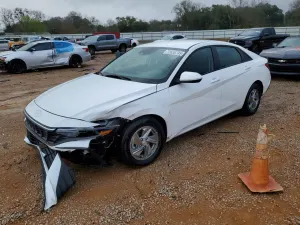 Hyundai Elantra 2.0L 4 2026