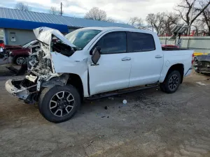 Toyota Tundra CREWMAX PLATINUM 5.7L 8 2014