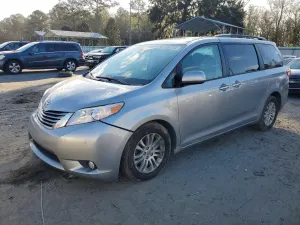 Toyota Sienna XLE 3.5L 6 2016