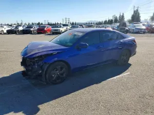 Hyundai Elantra SEL 2.0L 4 2022