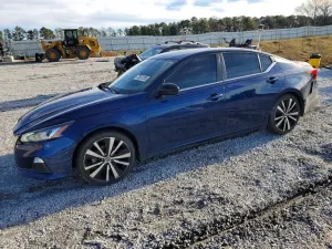 Nissan Altima SR 2.5L 4 2022