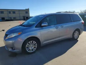 Toyota Sienna XLE 3.5L 6 2015