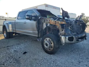 Ford F-450 6.7L 8 2022