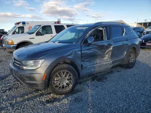 Volkswagen Tiguan SE 2.0L 4 2021