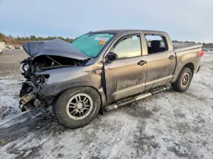 Toyota Tundra CREWMAX SR5 5.7L 8 2012