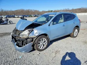 Nissan Rogue S 2.5L 4 2013