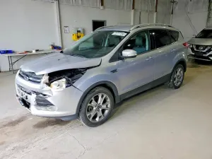 Ford Escape TITANIUM 2.0L 4 2015