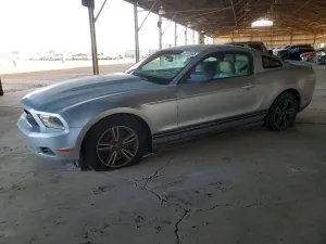 Ford Mustang 3.7L 6 2012