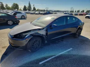 Tesla Model 3 2025