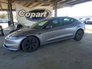 Tesla Model 3 2025