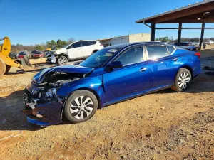 Nissan Altima S 2.5L 4 2020