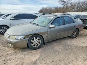 Toyota Camry LE 3.0L 6 1999