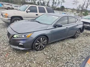 Nissan Altima SR 2.5L 4 2020