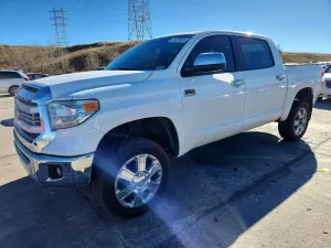 Toyota Tundra CREWMAX PLATINUM 5.7L 8 2014