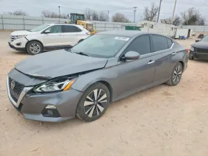 Nissan Altima SV 2.5L 4 2019