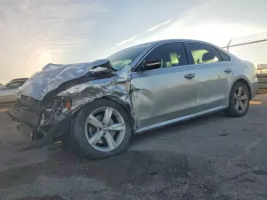 Volkswagen Passat SE 2.5L 5 2013