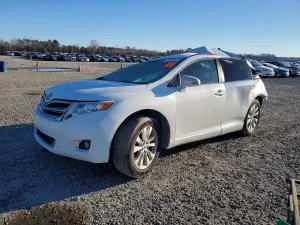 Toyota Venza LE 2.7L 4 2014