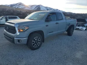 Toyota Tundra DOUBLE CAB SR 5.7L 8 2021