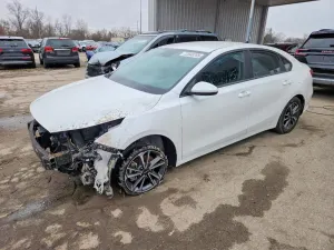 Kia Cerato / Forte / K3 LX 2 L 4 2023