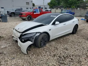 Tesla Model 3 2024