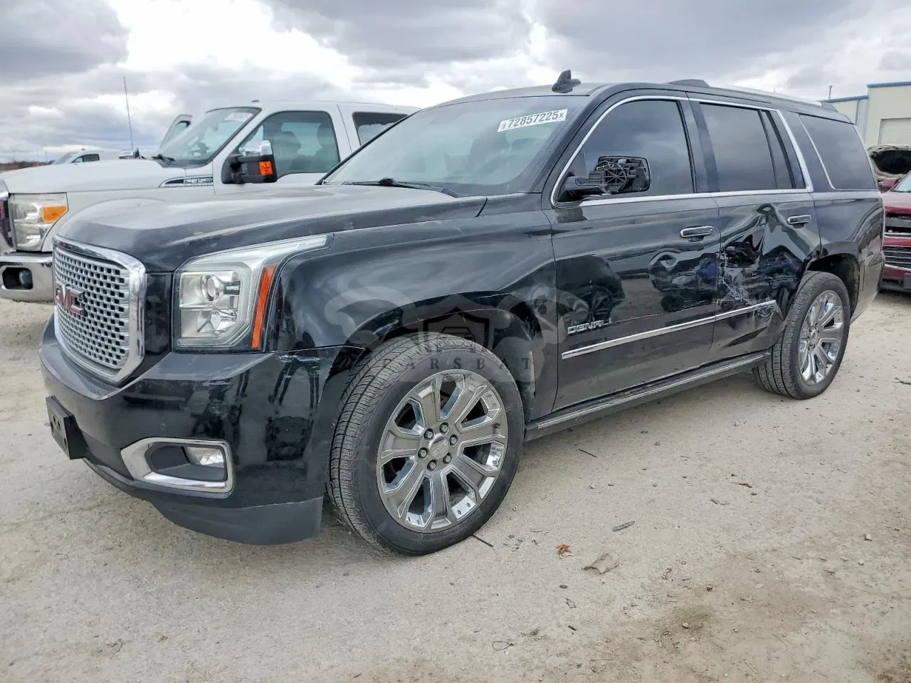 GMC Yukon DENALI 6.2L 8 2015