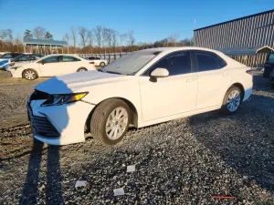 Toyota Camry LE 2.5L 4 2022