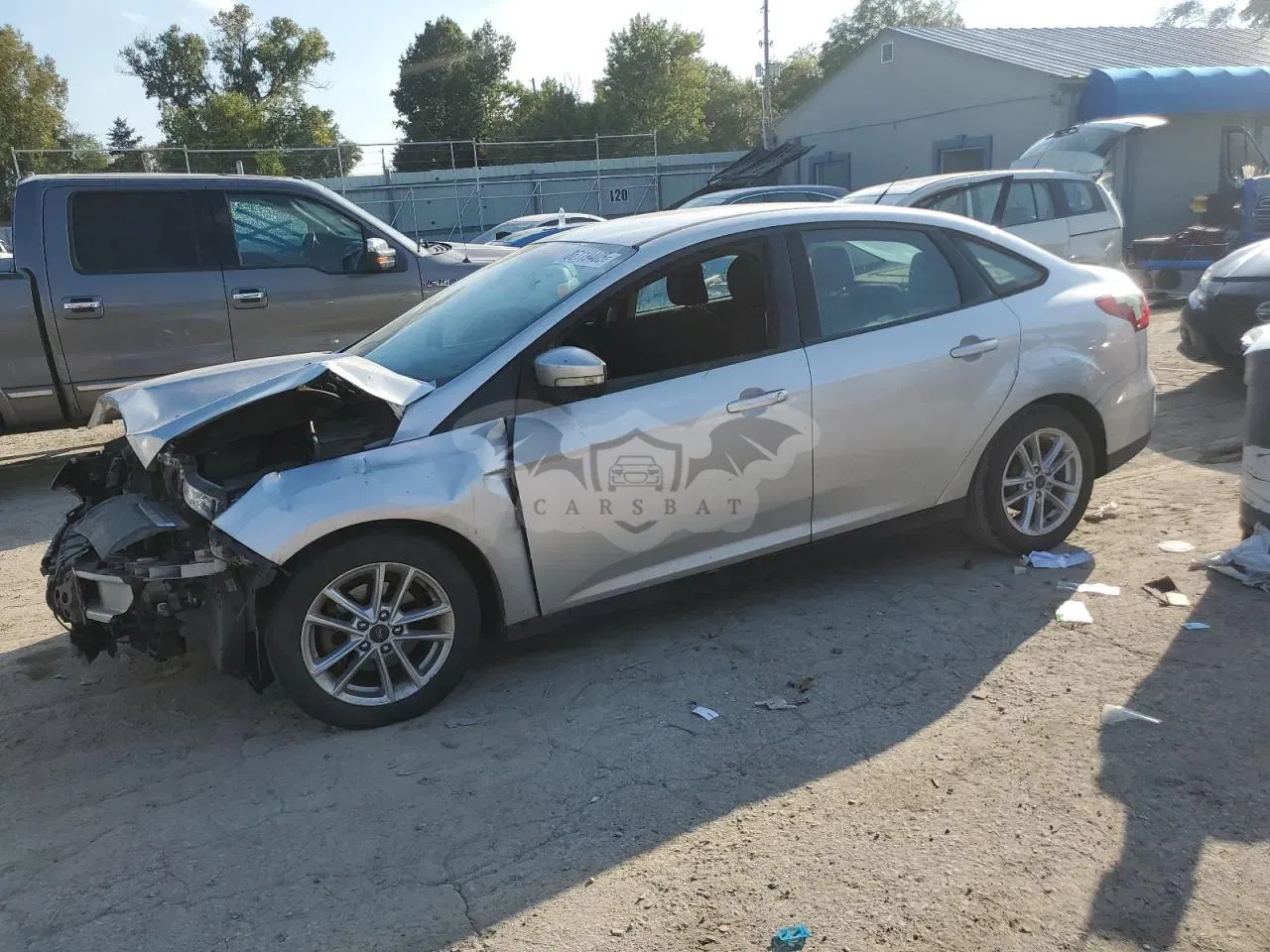 Ford Focus SE 2.0L 4 2016
