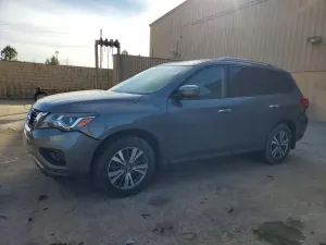 Nissan Pathfinder S 3.5L 6 2019