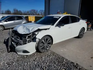 Nissan Altima SR 2.5L 4 2021