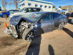 Nissan Altima SV 2.5L 4 2020