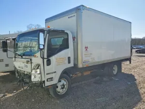 Isuzu NPR 6.6L 8 2023