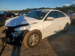 Hyundai Elantra SE 2.0L 4 2025