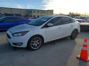 Ford Focus SE 2.0L 4 2015