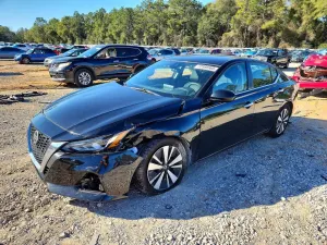 Nissan Altima SV 2.5L 4 2021