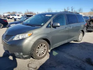 Toyota Sienna XLE 3.5L 6 2011